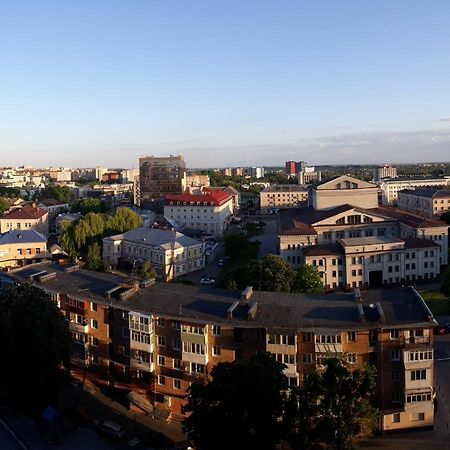 Чудова Квартира В Центрі Міста Rivne Zewnętrze zdjęcie